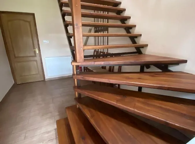 Konukevi Riviera Abádszalók